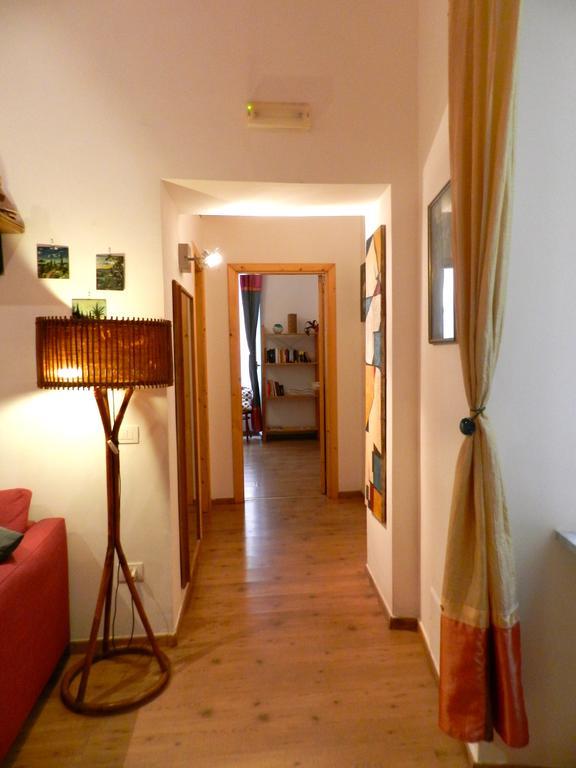 Appartement Modern Flat Cavour à Naples Extérieur photo