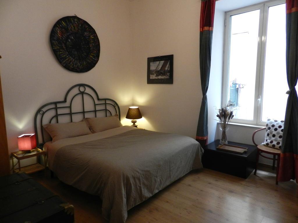 Appartement Modern Flat Cavour à Naples Extérieur photo